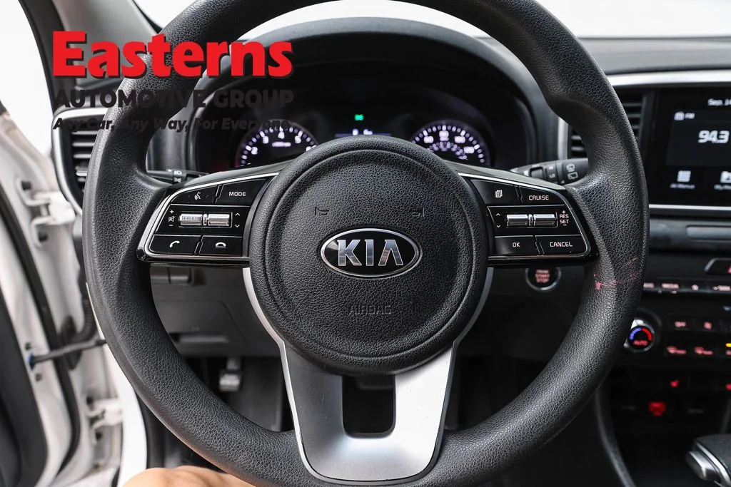 Used 2022 White Kia LX image 10