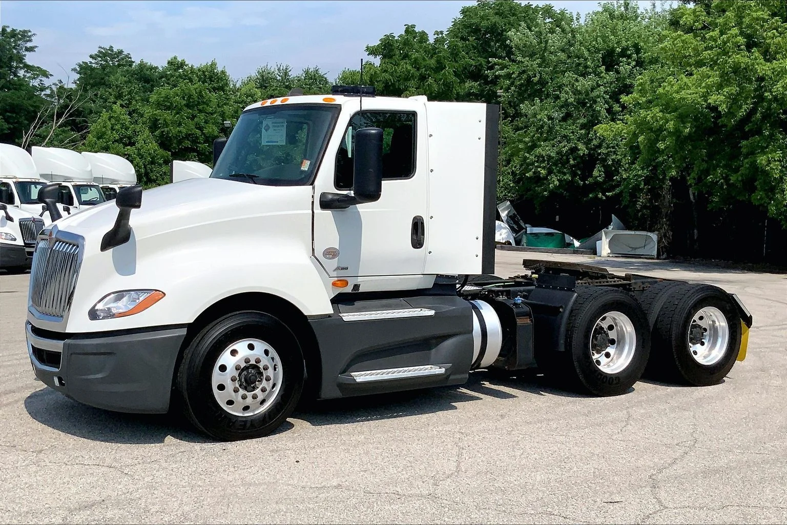 Used 2021 WHITE International  image 2