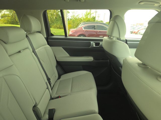 Used 2026 Silver Hyundai SEL image 5