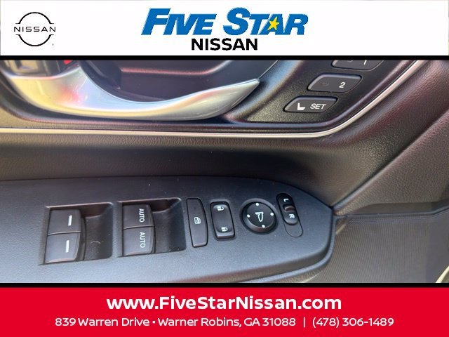 Used 2018 White Honda Touring image 34
