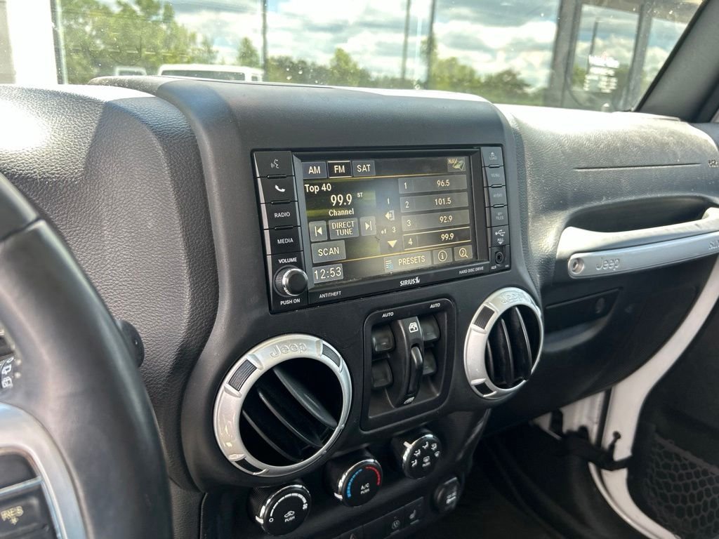 Used 2016 White Jeep Unlimited Rubicon image 18