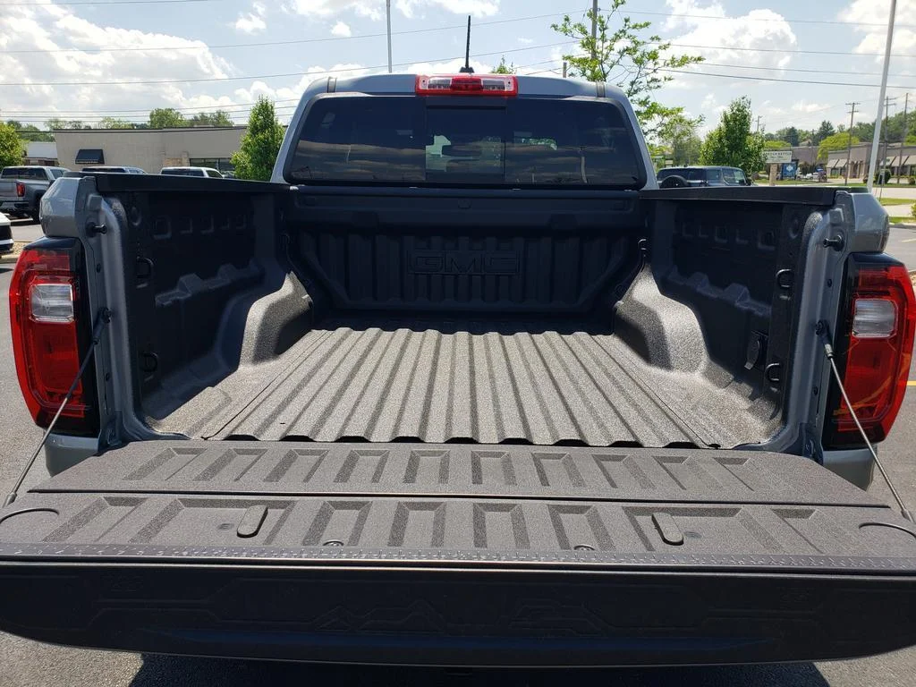 2026 GMC Canyon AT4 - Photo 7
