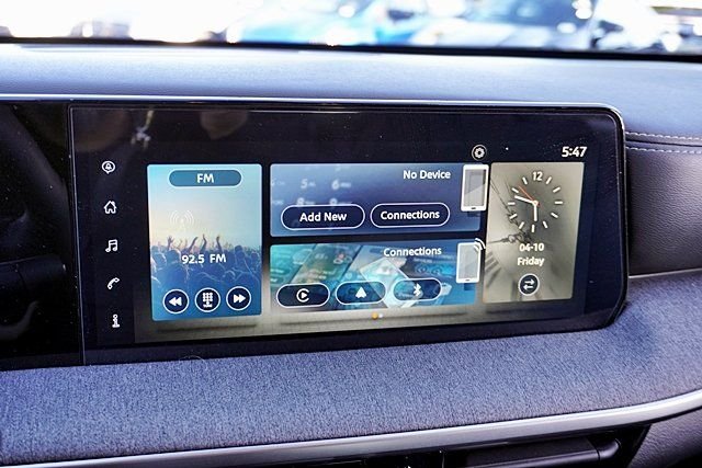 Used 2025 Brown Nissan SV image 23