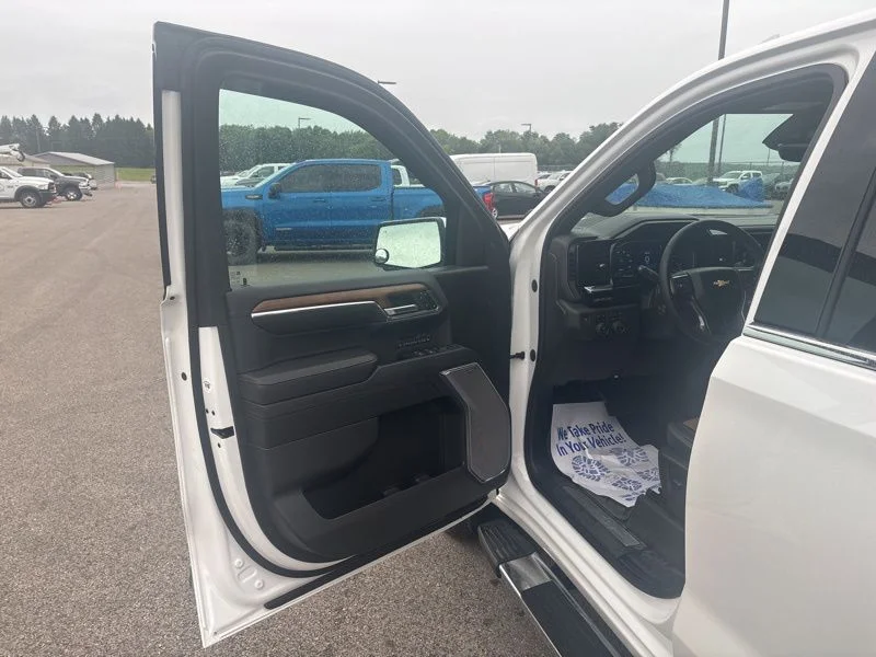Used 2023 Beige Chevrolet High Country image 19