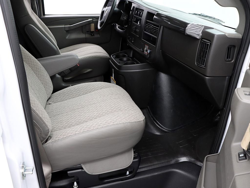 2026 Chevrolet Express Cargo Work Van - Photo 28