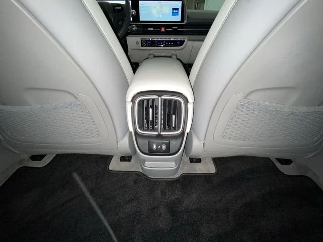 Used 2024 Black Hyundai SEL image 27