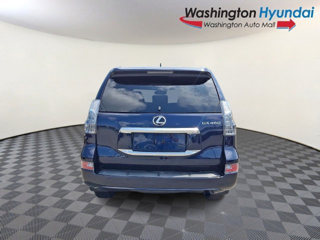 Used 2022  Lexus 460 image 11
