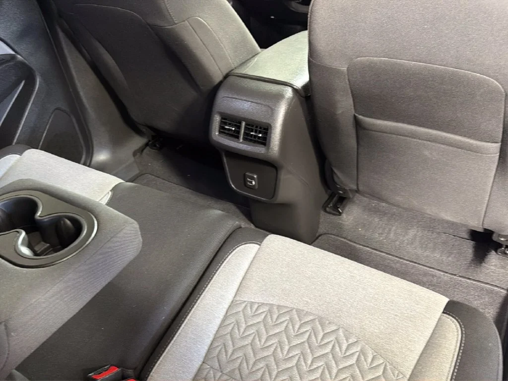 Used 2022 SUMMIT WHITE Chevrolet LT image 31