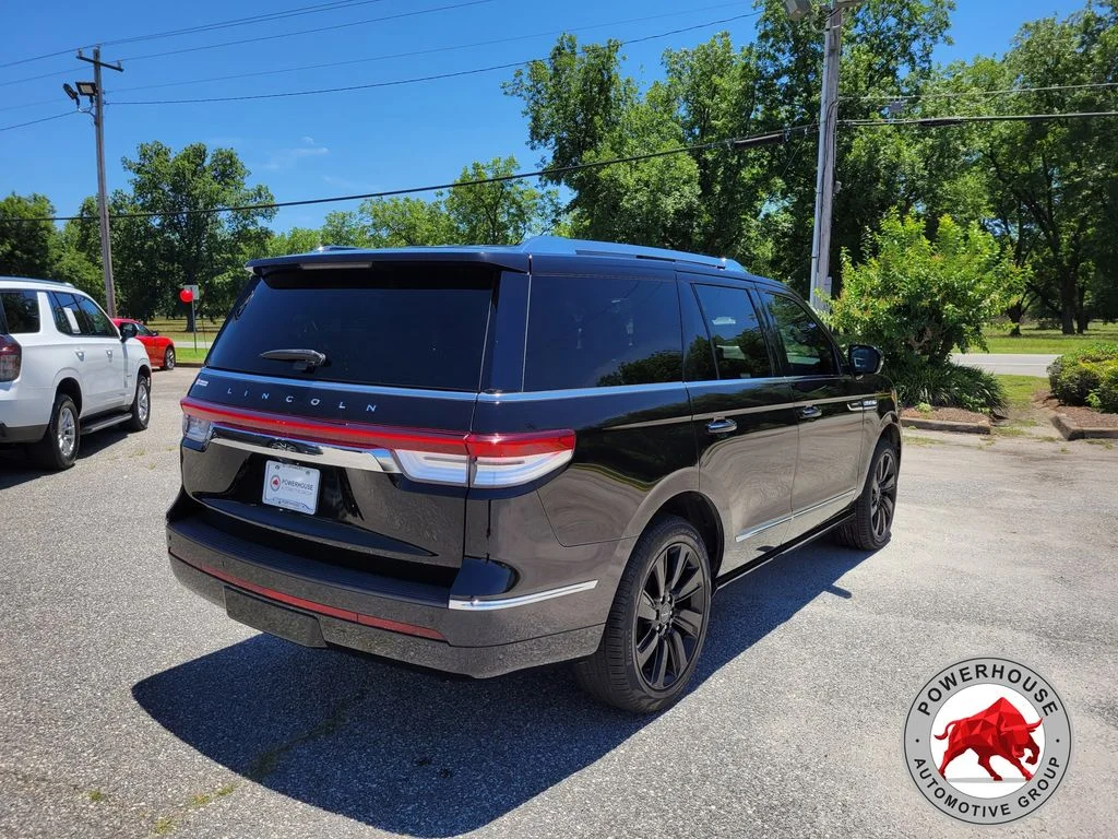 Used 2022 Black Lincoln Reserve image 6