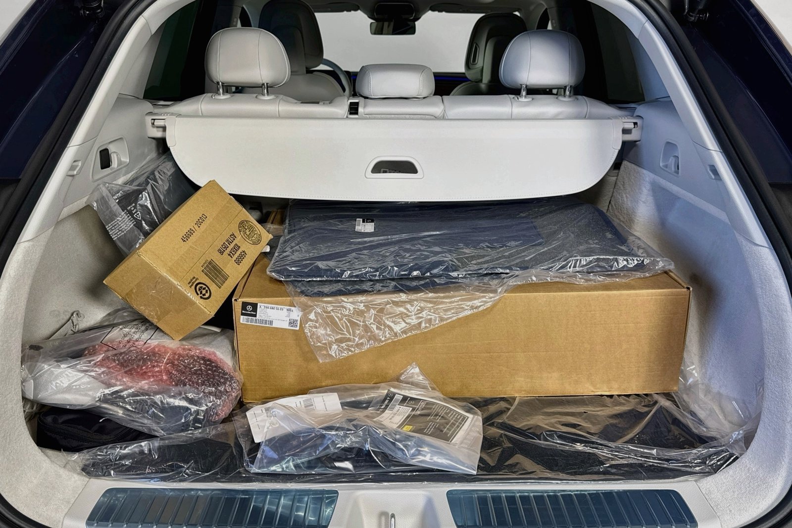 New 2027 Twilight Blue Metallic Mercedes-Benz EQE 320+ image 24