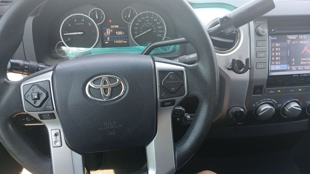 Used 2014 White Toyota SR5 image 9