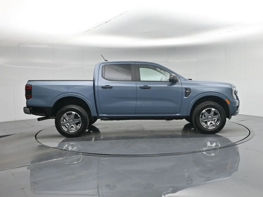 Certified Used 2025 Gray Ford XLT image 27