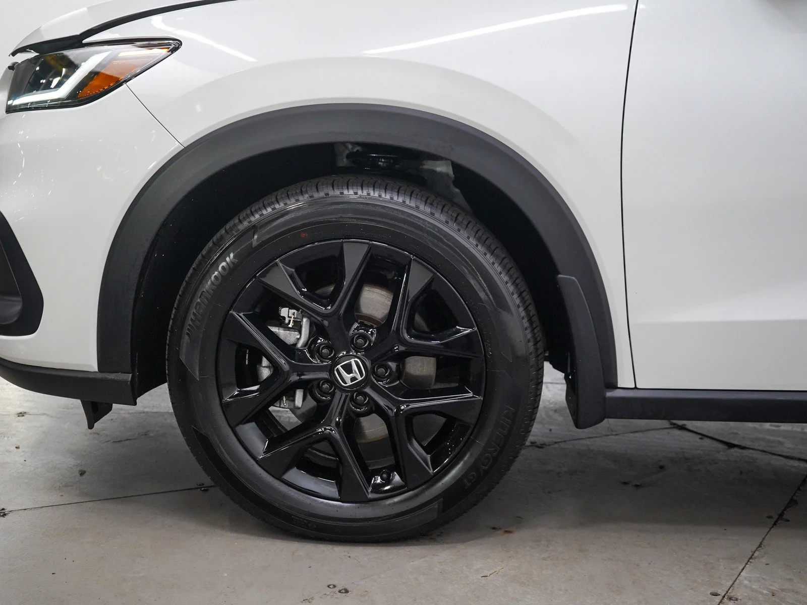 Used 2024 White Honda sport image 28