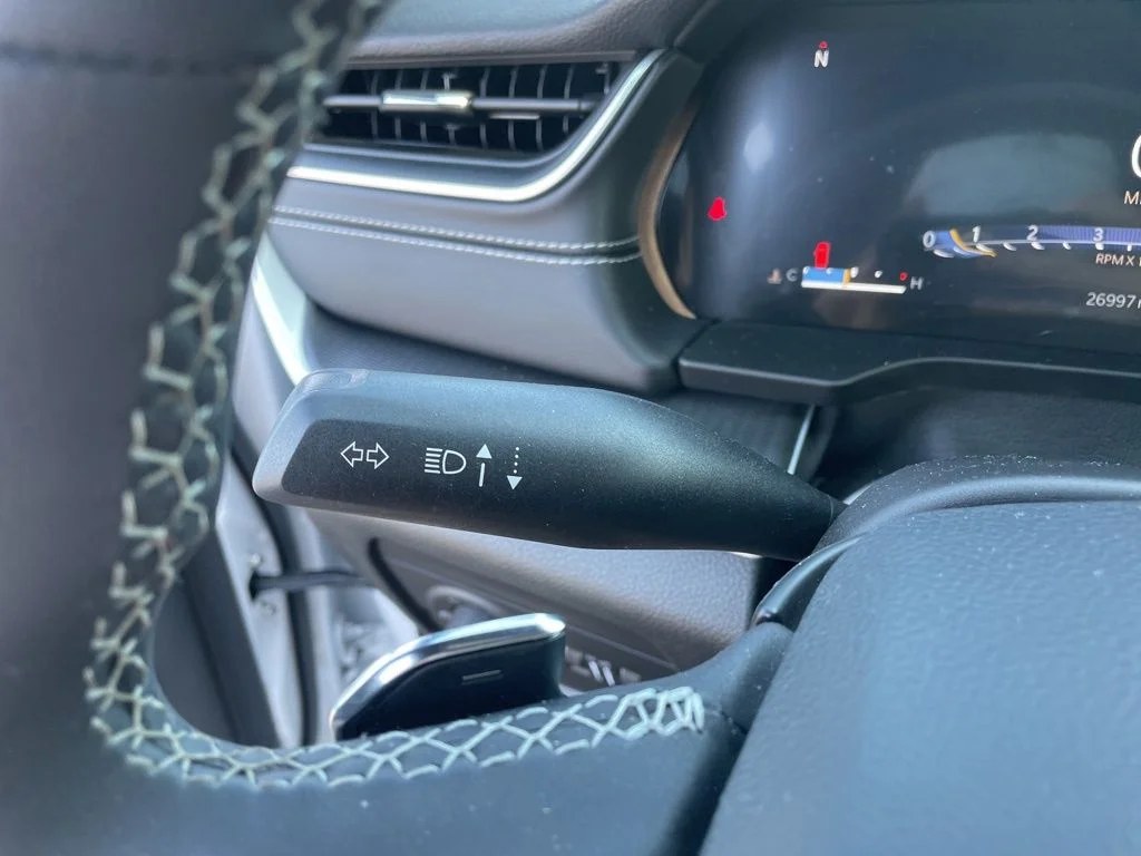 Used 2024 White Jeep Altitude image 21