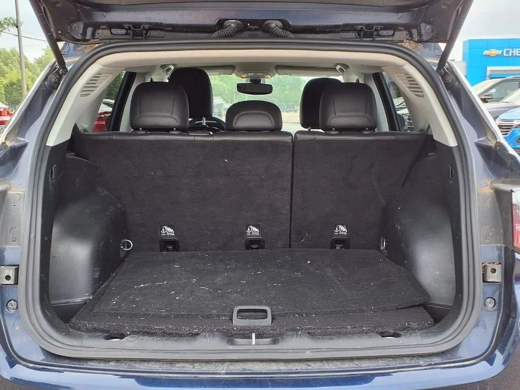 Used 2018 Blue Jeep Limited image 9