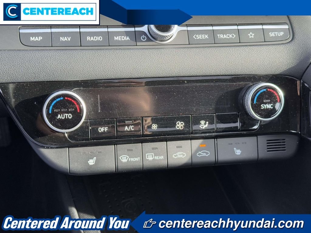 2022 Hyundai Elantra Limited - Photo 29