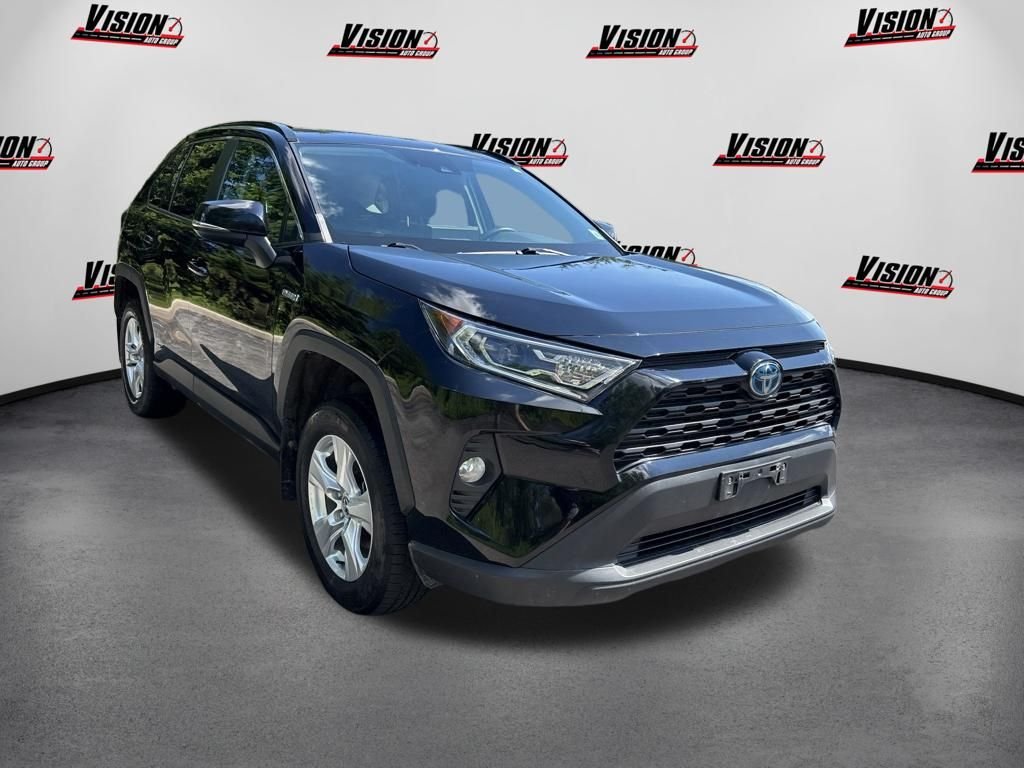 Used 2020 Black Toyota XLE image 3