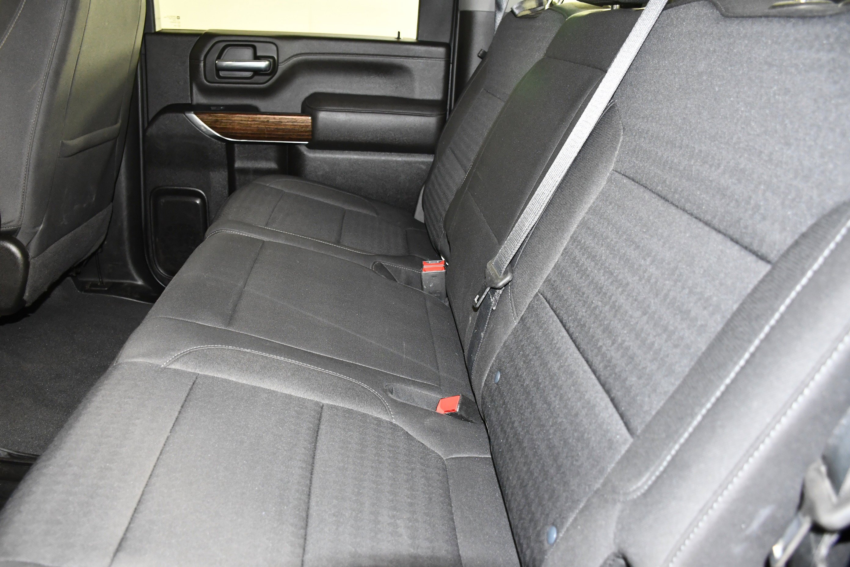 Used 2022 White GMC SLE image 52