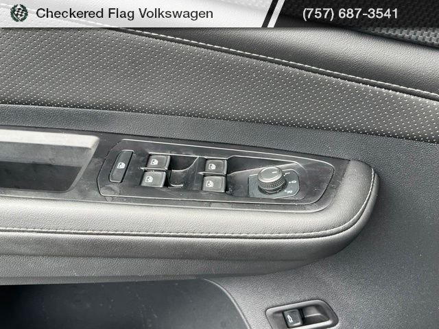 Used 2025 Pure Gray Volkswagen 2.0T SEL image 15