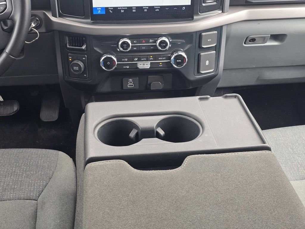Used 2025 White Ford XLT image 17