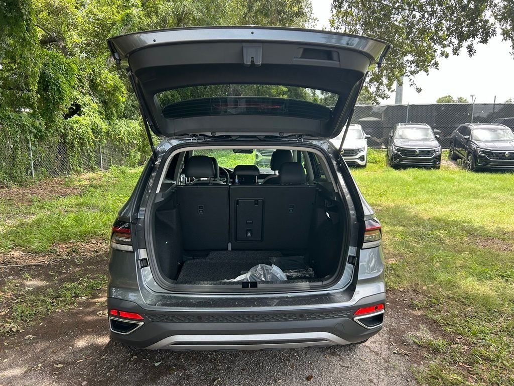 New 2026 Gray Volkswagen 1.5T SE image 33