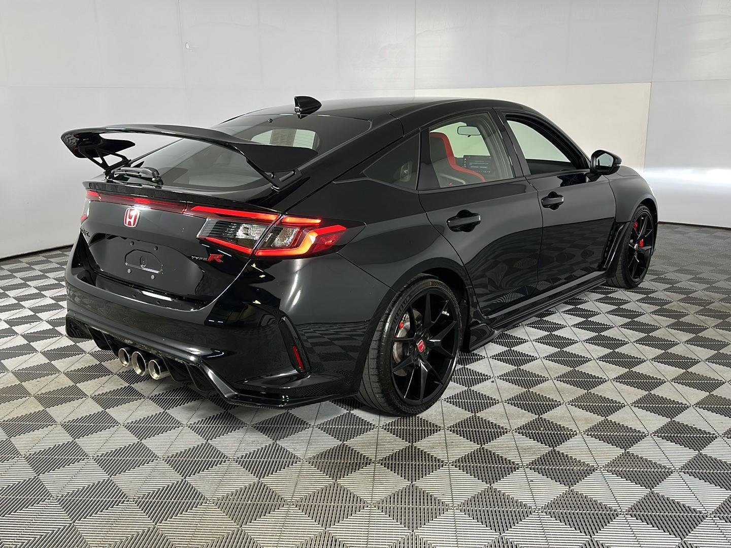 Used 2025 Crystal Black Pearl Honda Type R image 4