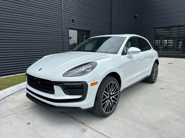 2026 Porsche Macan 