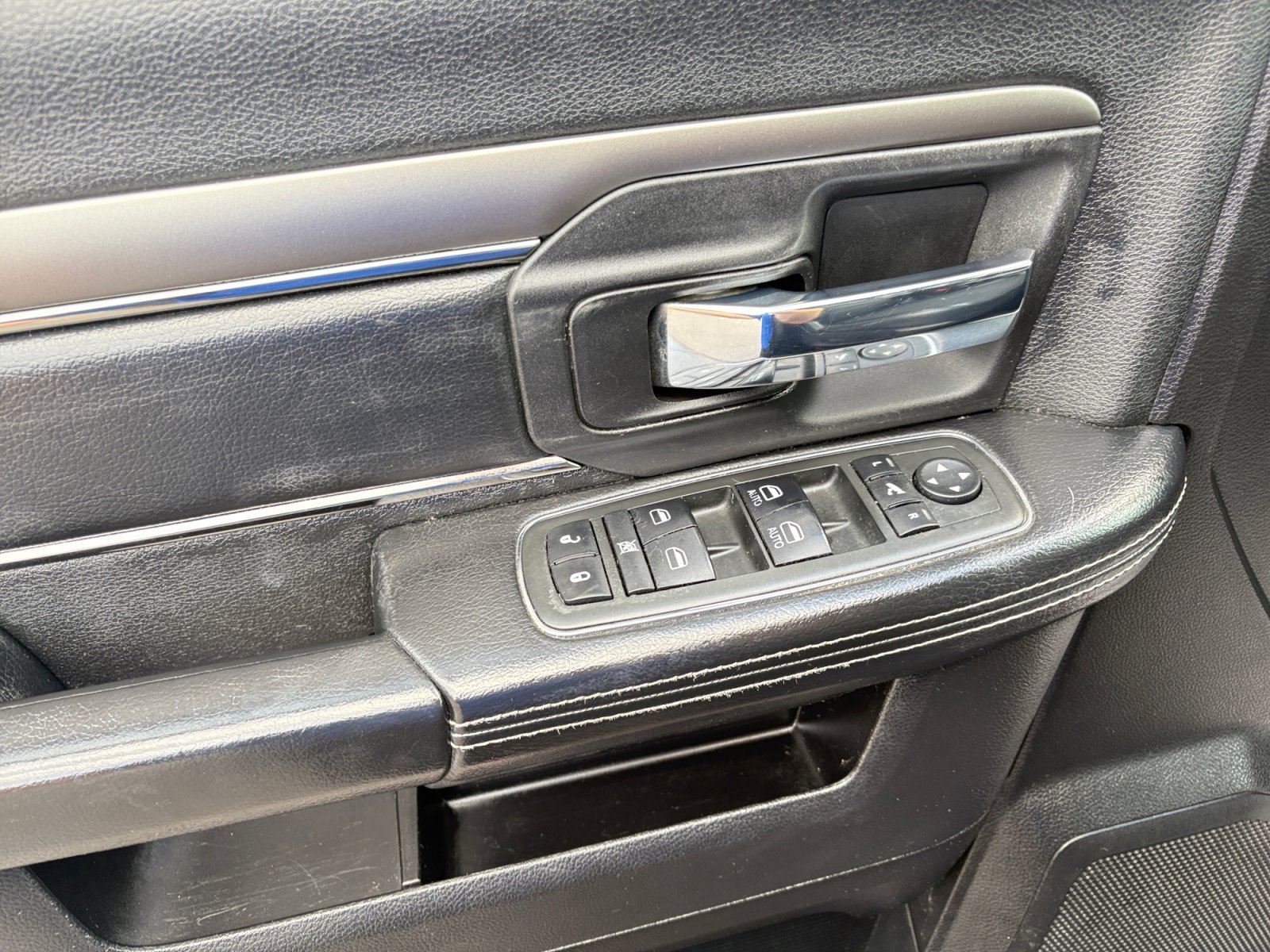 Used 2013 True Blue Pearl Ram Sport image 10