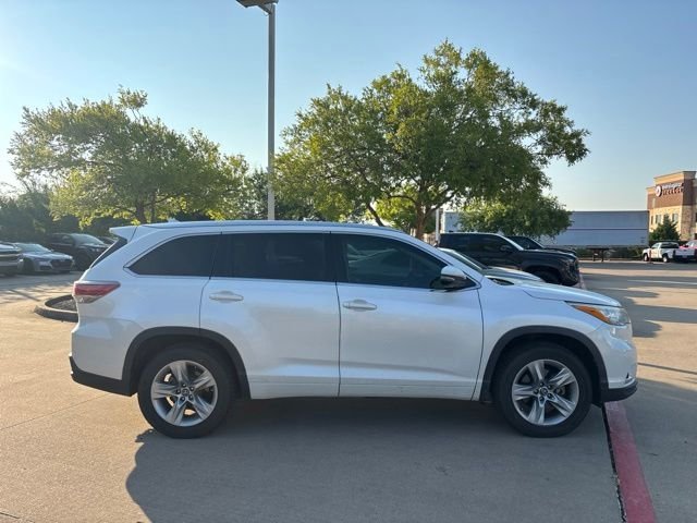 Used 2016 White Toyota Limited Platinum V6 image 4