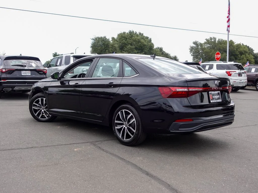 New 2026 Deep Black Pearl Volkswagen 1.5T SE image 9