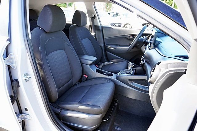 Used 2023 Silver Hyundai SEL image 11