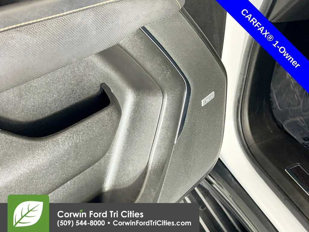 Used 2022 Summit White GMC AT4 image 13