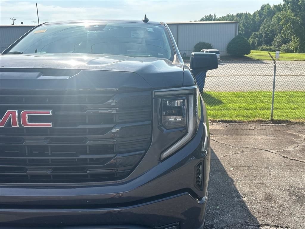 Used 2022 Silver GMC Elevation image 20