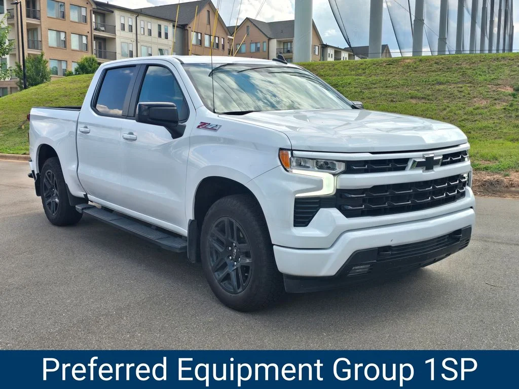 Used 2025 White Chevrolet RST image 2