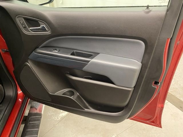 Used 2016 Red Chevrolet Z71 image 25