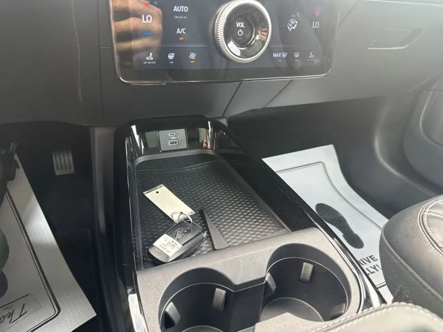 Used 2024 Glacier Gray Metallic Ford Premium image 39