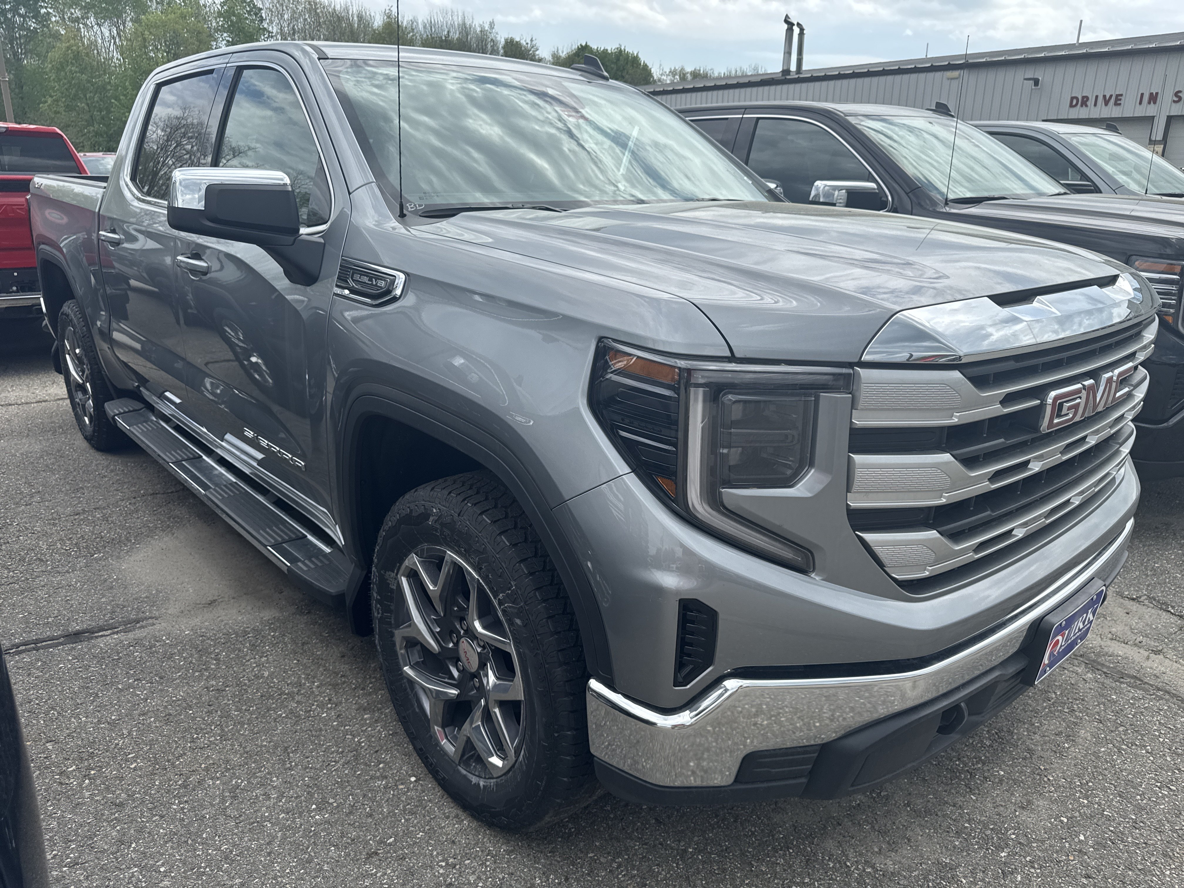 2026 GMC Sierra 1500 SLE - Photo 2