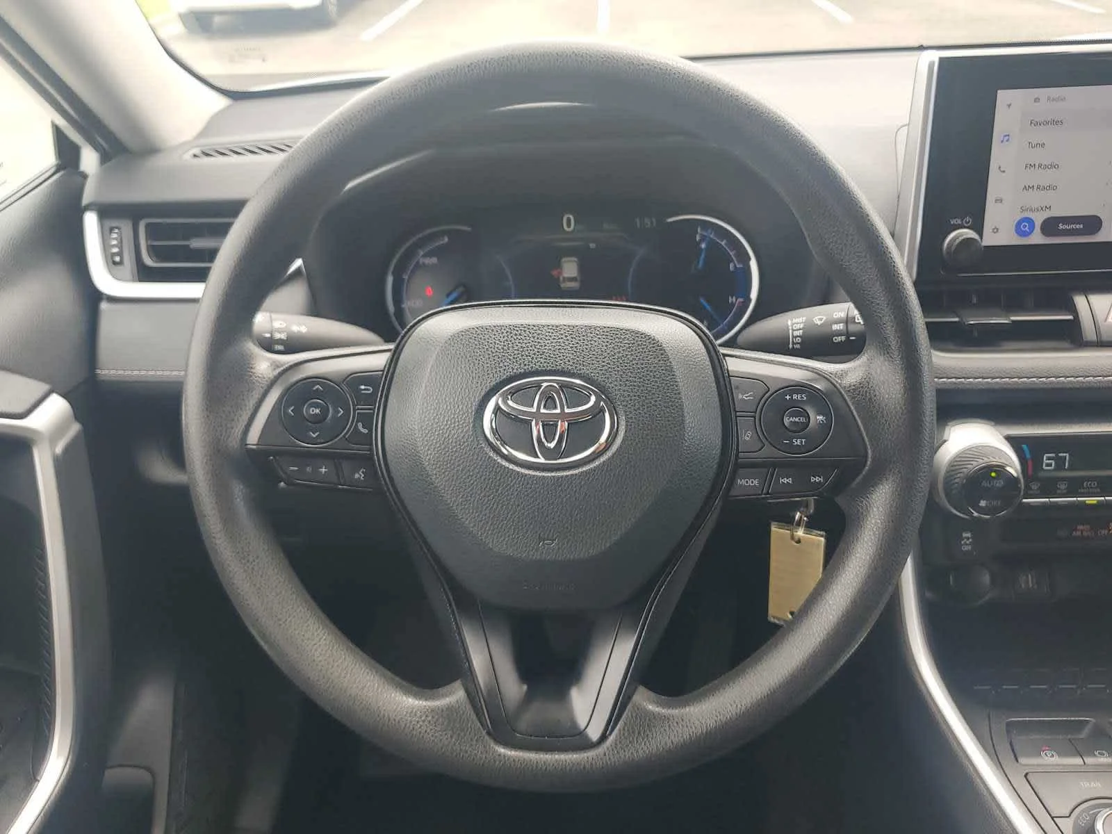 Used 2025 White Toyota Hybrid LE image 17