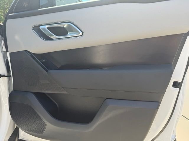 Certified Used 2026 White Land Rover Dynamic SE image 39