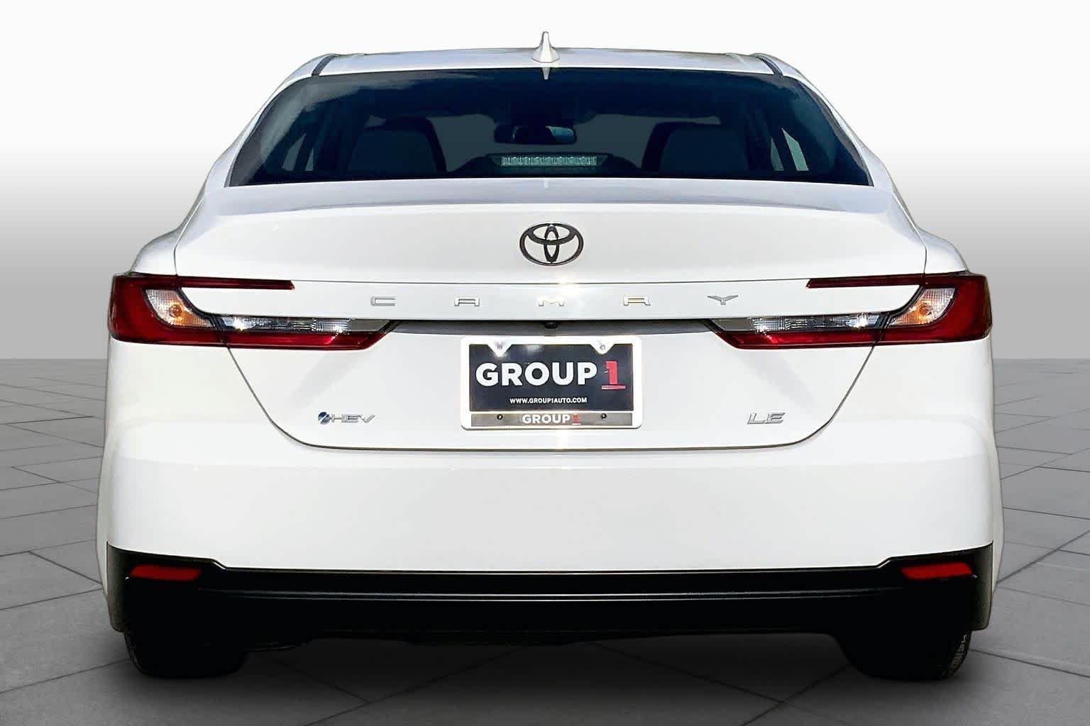 Used 2025 Ice Cap Toyota LE image 5