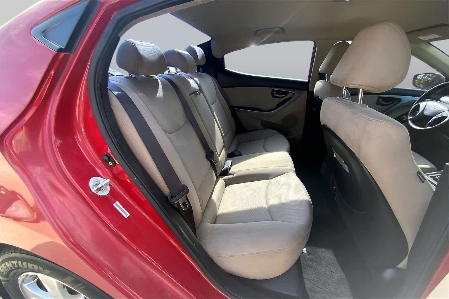 Used 2014 Geranium Red Hyundai SE image 20