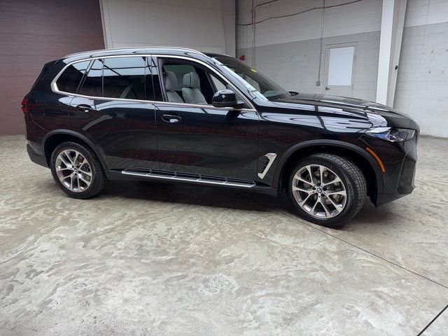 Used 2026 Black BMW xDrive40i image 6