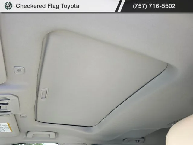 Used 2025 Wind Chill Pearl Toyota XLE image 9
