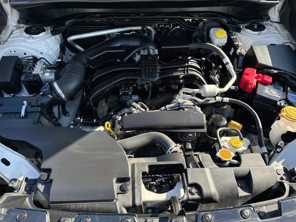 Used 2025 White Subaru Base image 36