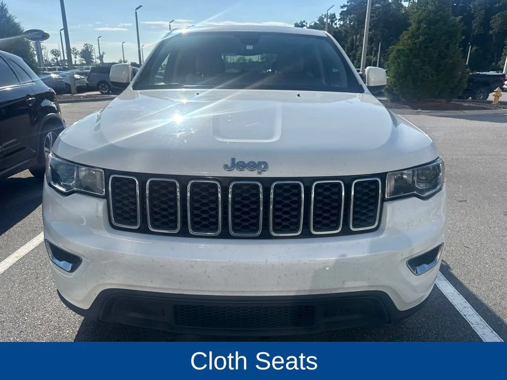 Used 2017 Bright White Clearcoat Jeep Laredo image 2