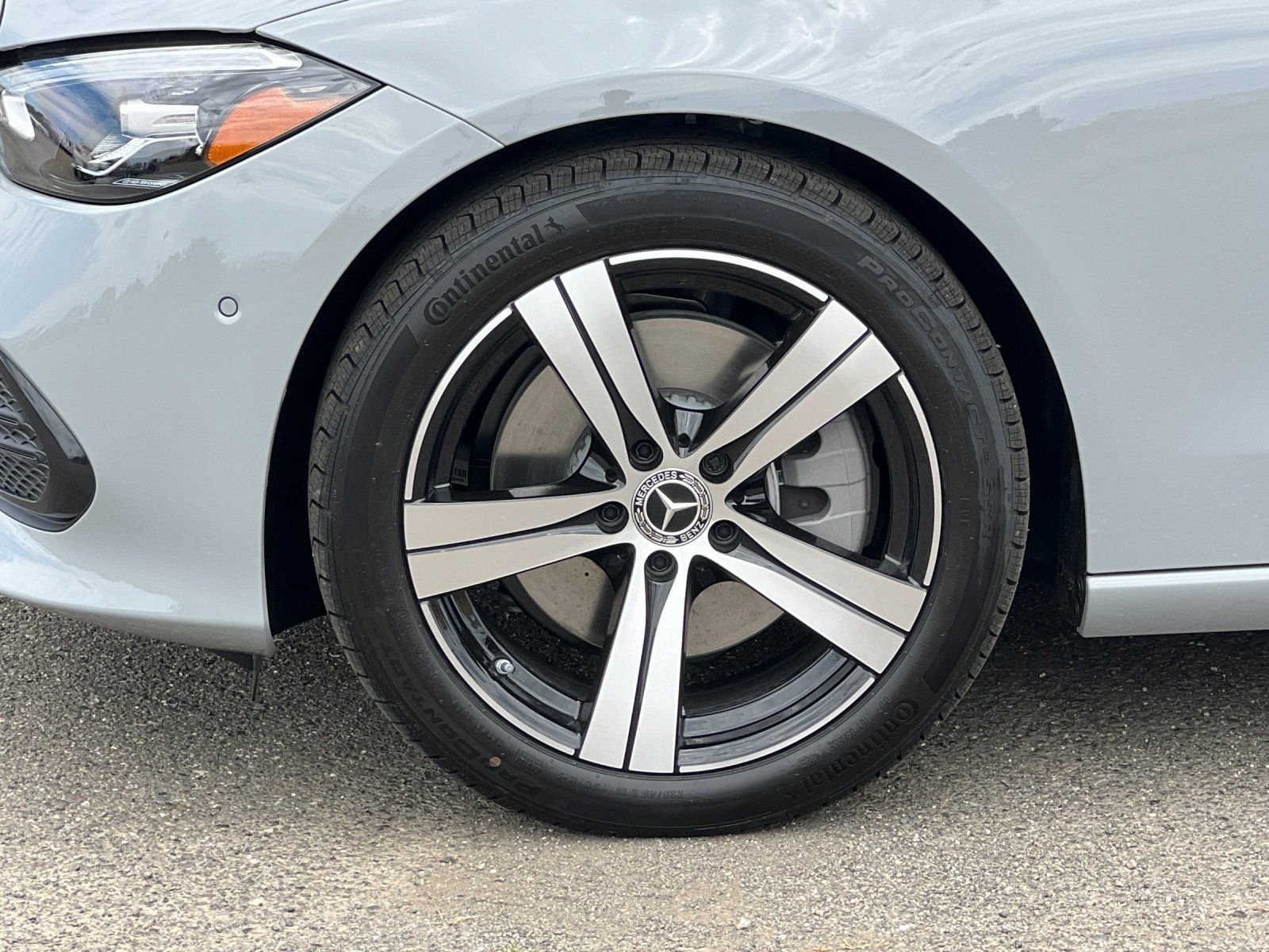 New 2026 MANUFAKTUR Alpine Grey Mercedes-Benz C 300 image 11
