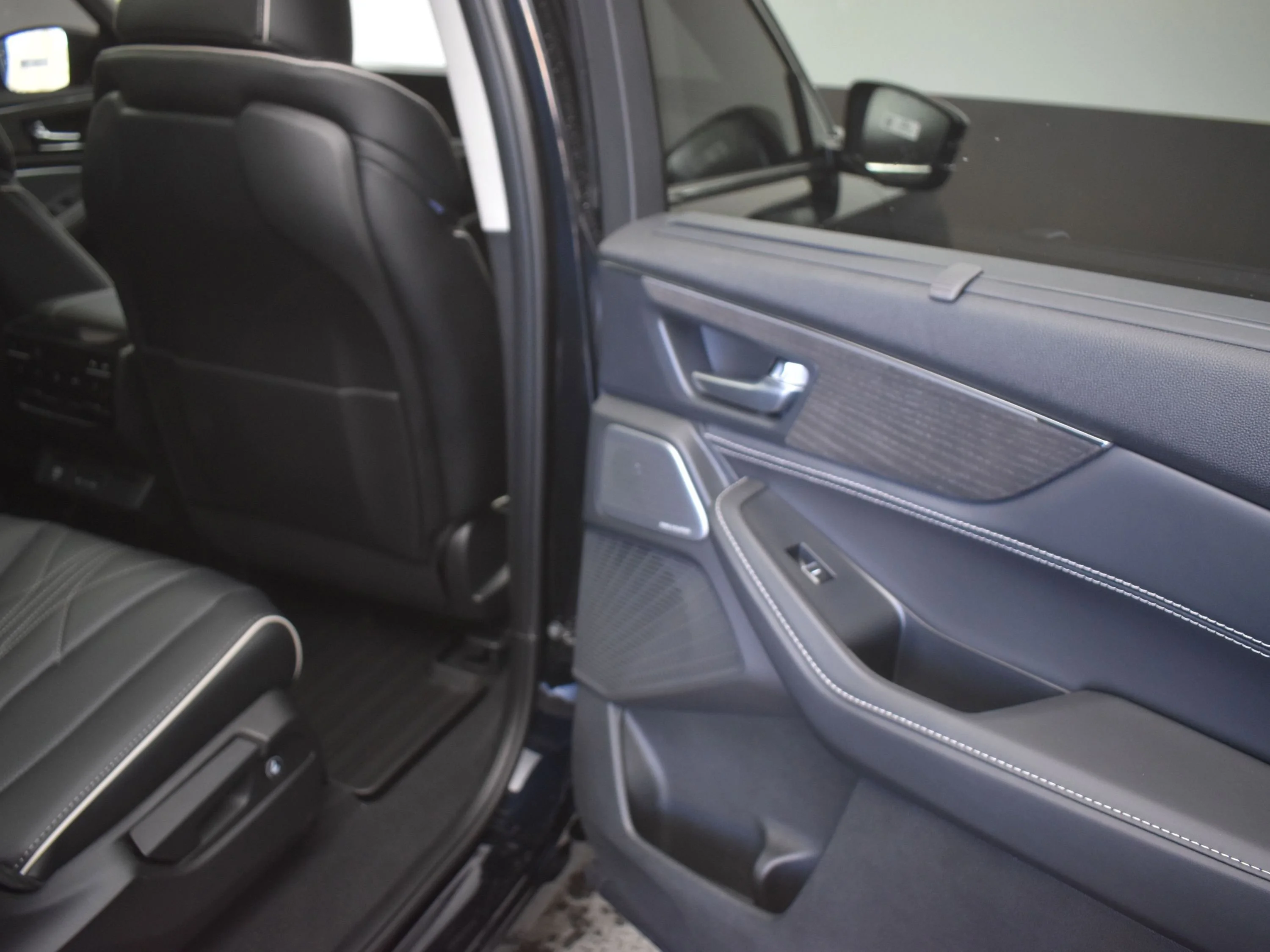 New 2026 Black Acura w/Advance Package image 25