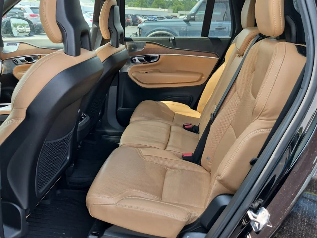 Used 2017 Black Volvo T6 Inscription image 8