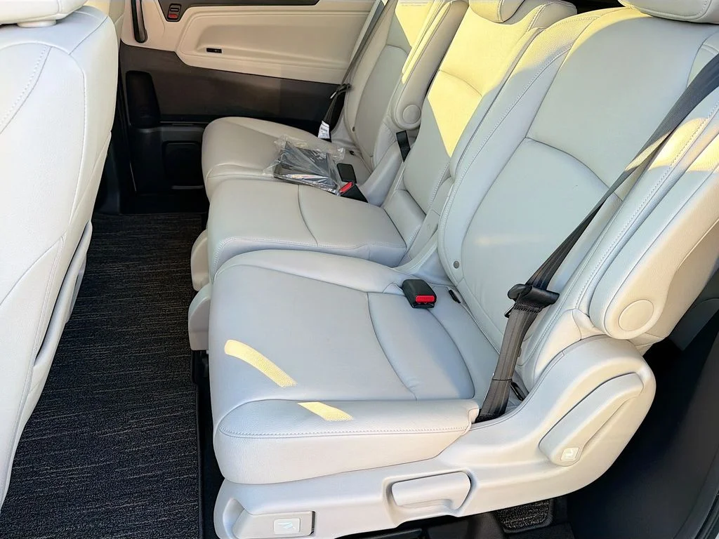 New 2026 Platinum White Pearl Honda EX-L image 24