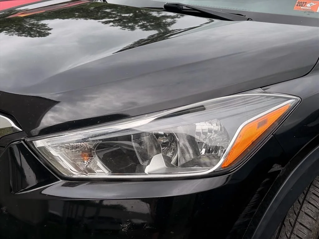 Used 2019 Black Nissan SV image 4